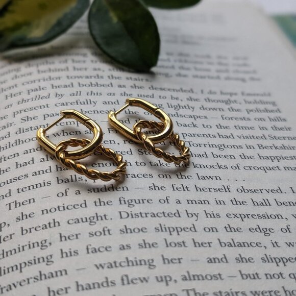 Waterproof Gold Earring Tarnish Free 18k Gold PVD Plated - Meivim Lily Earrings - Picture 4 of 6